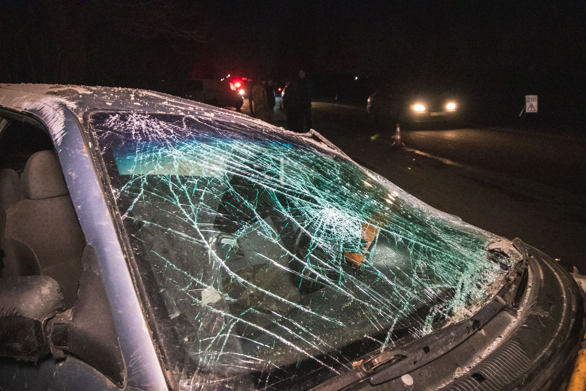 Под Киевом произошло ДТП с участием трех машин, есть жертвы