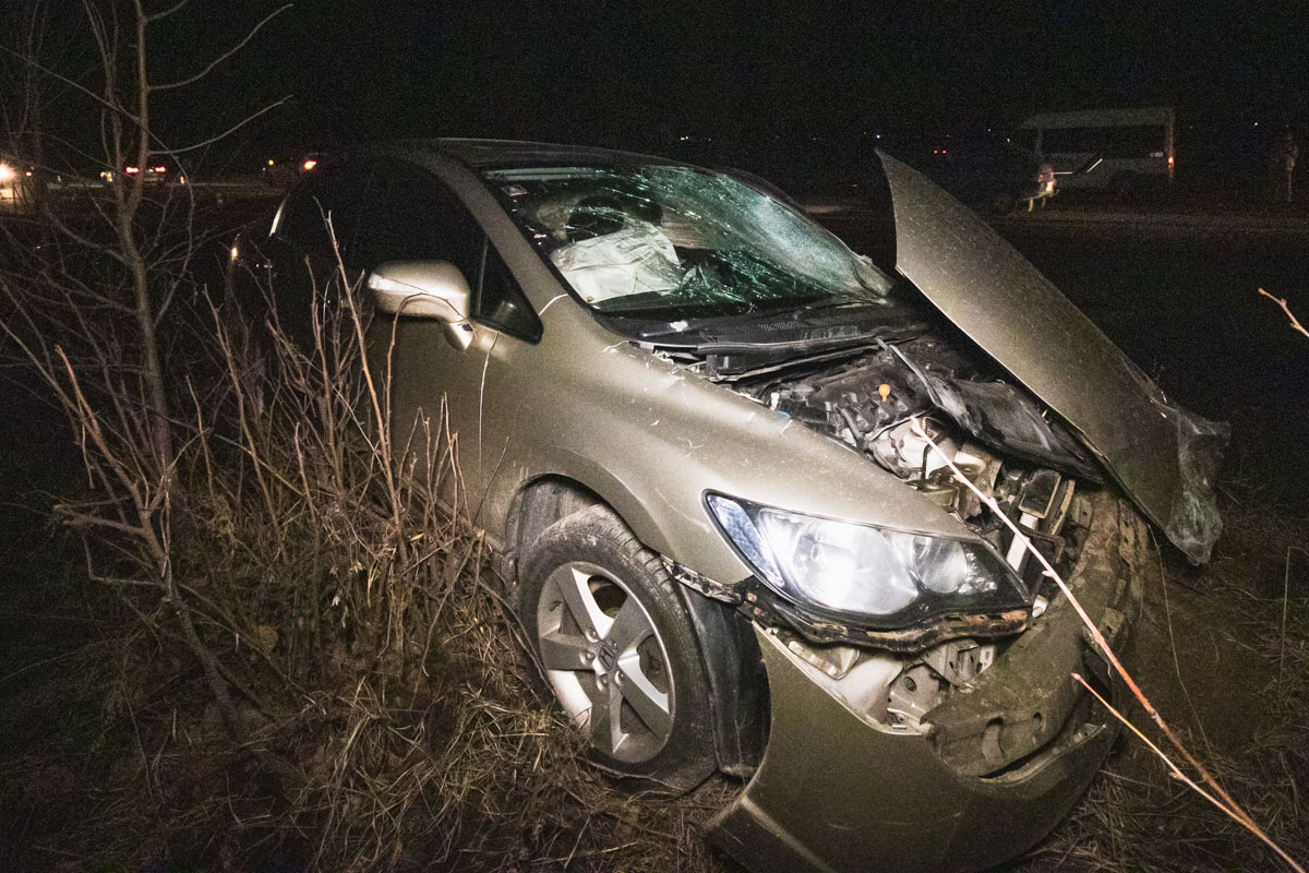 Под Киевом произошло ДТП с участием трех машин, есть жертвы