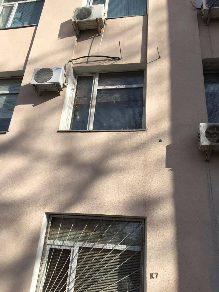 В Киеве обстреляли Голосеевский райсуд В Киеве обстреляли Голосеевский райсуд