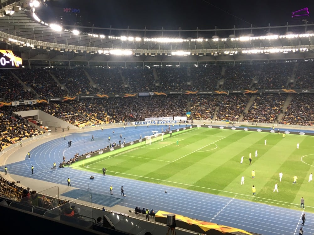 На матче Динамо - Челси вывесили баннер "Коррупция в армии и полиции убивает защитников Украины"