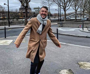 Спикер Ленинграда сказал, что Сергей Шнуров решил распустить группу из-за насыщенного гастрольного графика Спикер Ленинграда сказал, что Сергей Шнуров решил распустить группу из-за насыщенного гастрольного графика