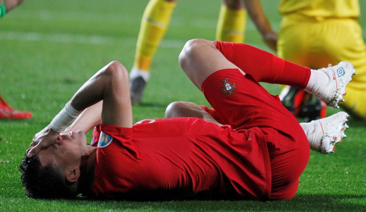 Сборной Украины в матче с Португалией не удалось довести до конца несколько контратак, сказал Андрей Шевченко