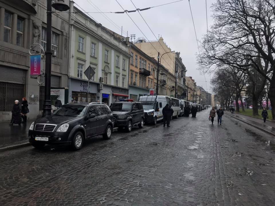 Центр Львова перекрыли из-за визита Петра Порошенко