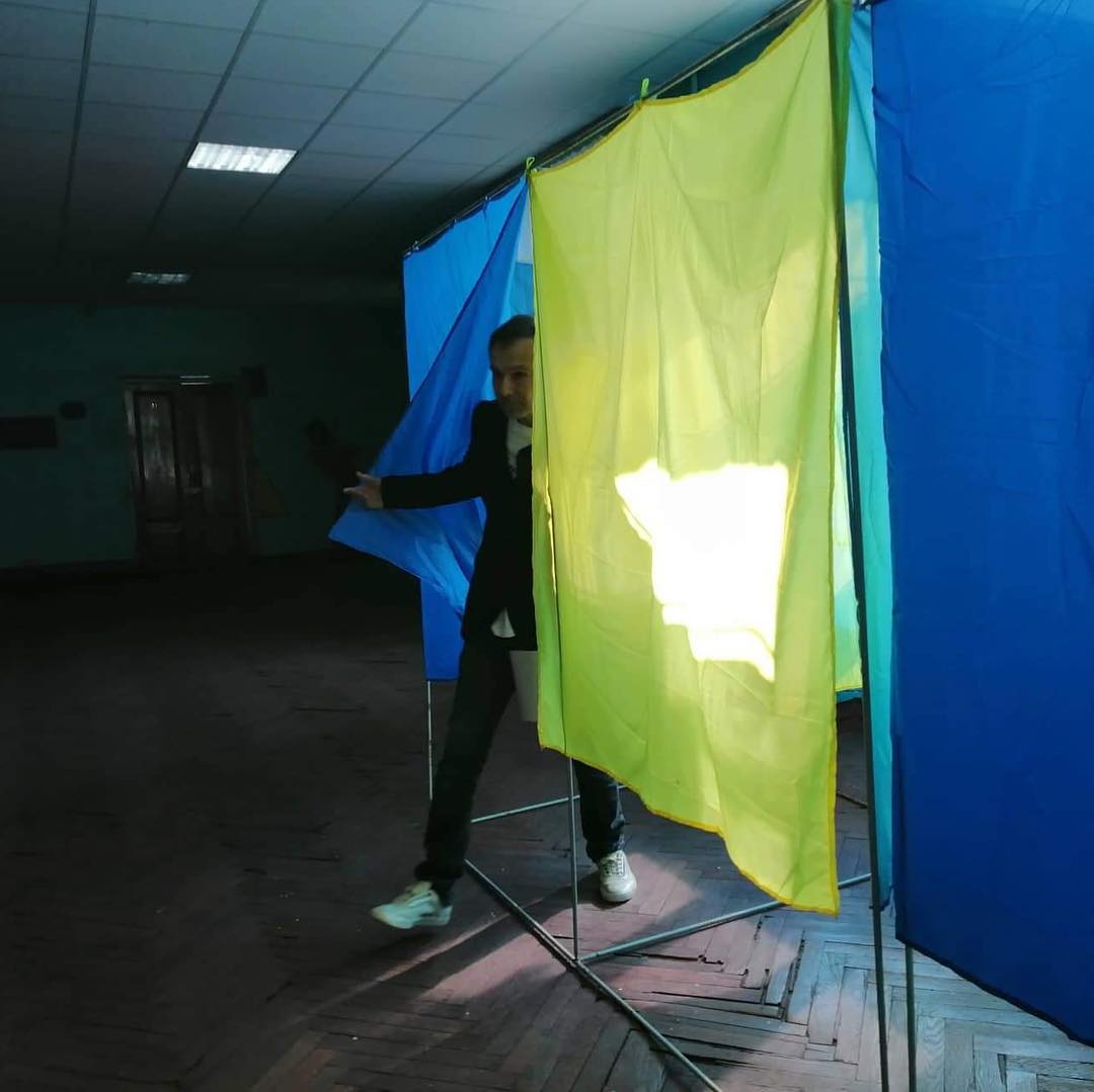 Святослав Вакарчук проголосовал на выборах президента Украины