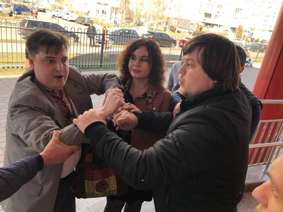 В Киеве избили блогера Даниила Чикина