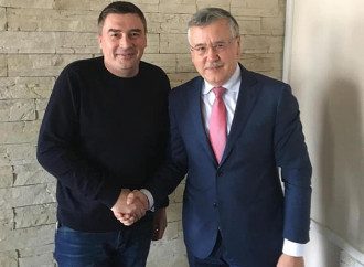 Дмитрий Добродомов и Анатолий Гриценко / Facebook Добродомова