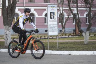 Віталій Кличко на велосипеді Віталій Кличко на велосипеді