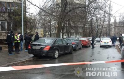 Мужчину застрелили в автомобиле / Нацполиция Киева Мужчину застрелили в автомобиле / Нацполиция Киева