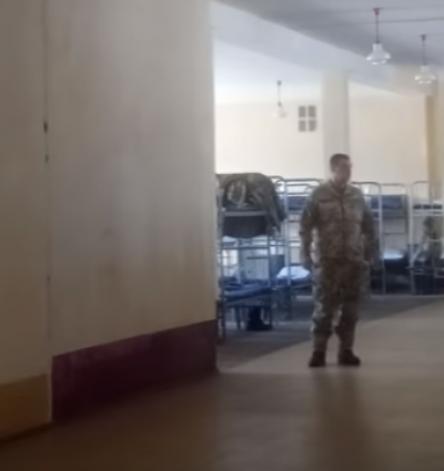 В Сети показали, как якобы комбат жестко обматерил резервистов 