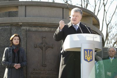 Порошенко рассказал о духовном оружии украинцев