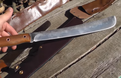 "Вы все сдохните": в Киеве мужчина с мачете нападал на прохожих