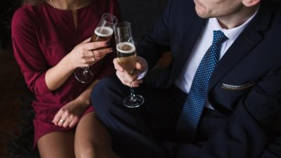 "Поговорить и 50 оттенков серого": Мужчина-жиголо рассказал о странных пристрастиях клиенток