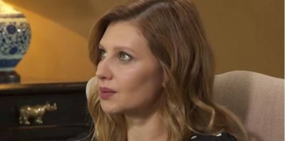 Елена собралась с силами и готова поддержать мужа в борьбе за главный государственный пост / Фото: скриншот YouTube