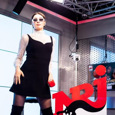 "Нельзя сидеть сразу на двух стульях": Maruv после победы на премии Yuna уехала в Россию