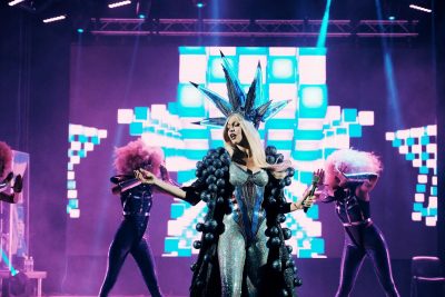 Украина, как она есть: Оля Полякова в туре снимет фильм о состоянии концертного бизнеса в стране