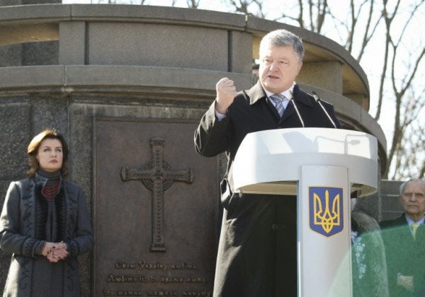 Порошенко рассказал о духовном оружии украинцев