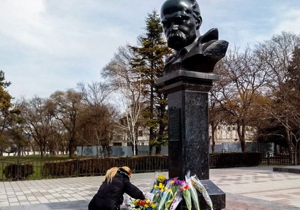 "Бандеровцы используют имя Шевченко": в Крыму отметили день рождения Кобзаря