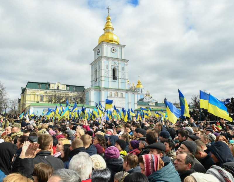 В Киеве произошли стычки между сторонниками и противниками Порошенко