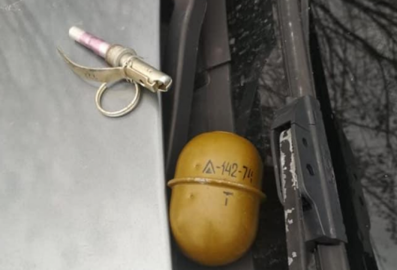 На Днепропетровщине рецидивист швырнул гранату в полицейского: детали инцидента, опубликовано фото