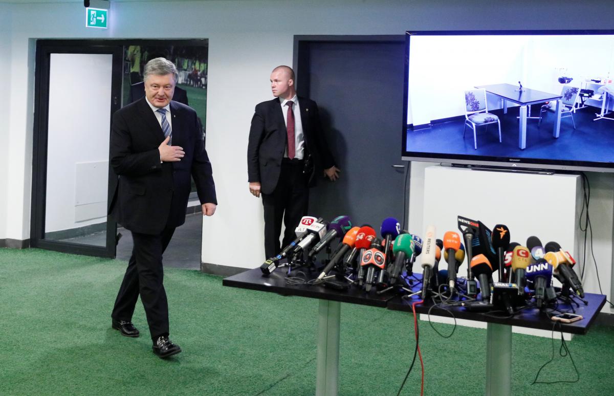 Петр Порошенко сдал кровь на анализы