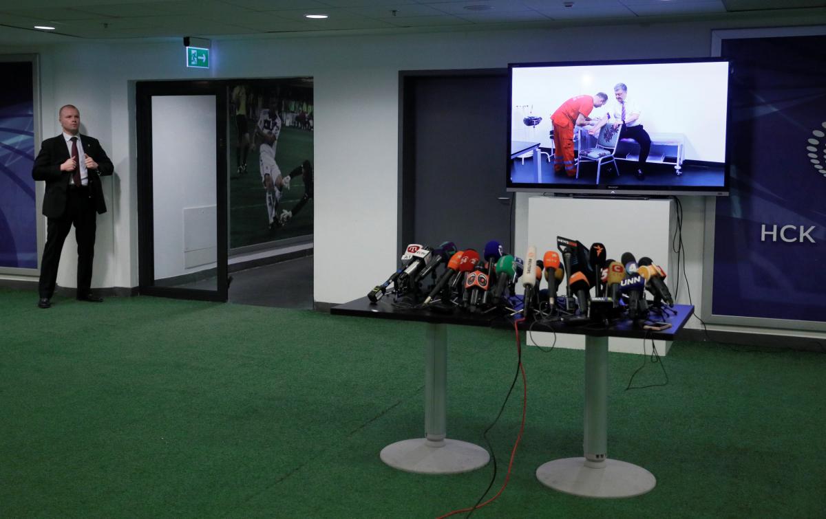 Петр Порошенко сдал кровь на анализы