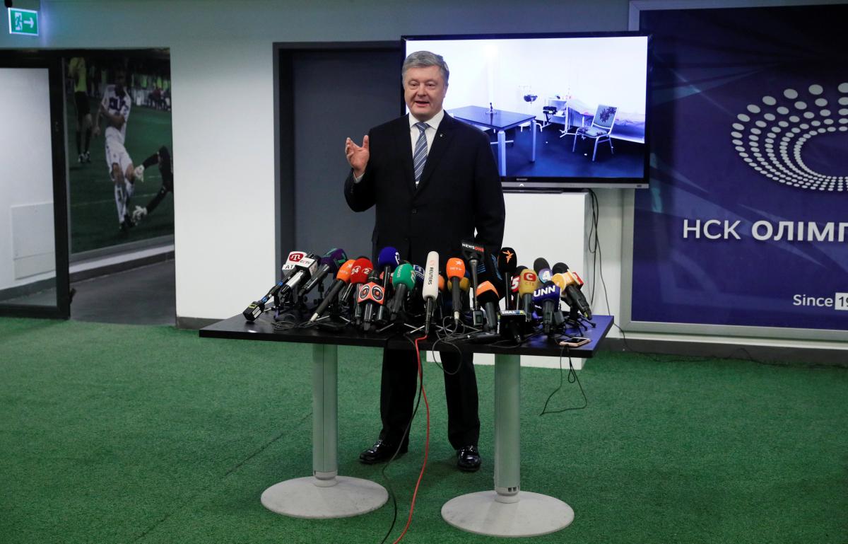 Петр Порошенко сдал кровь на анализы