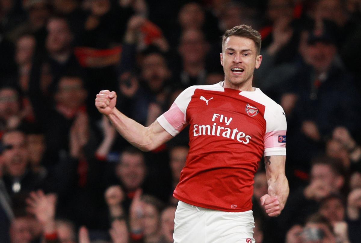 Игрок Арсенала Аарон Рэмси празднует гол