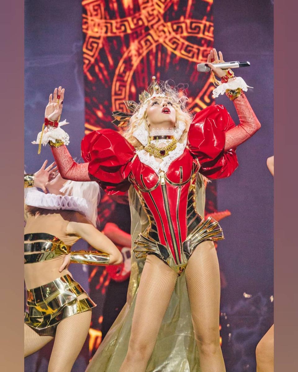 Оля Полякова