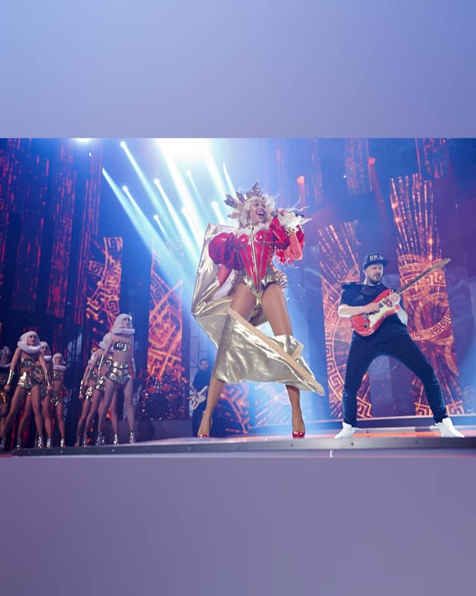 Оля Полякова