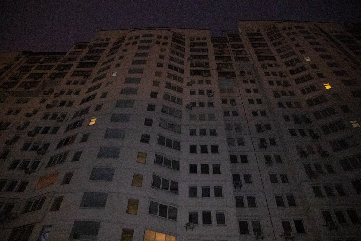 В Киеве девушка погибла в результате падения с 11 этажа дома В Киеве девушка погибла в результате падения с 11 этажа дома