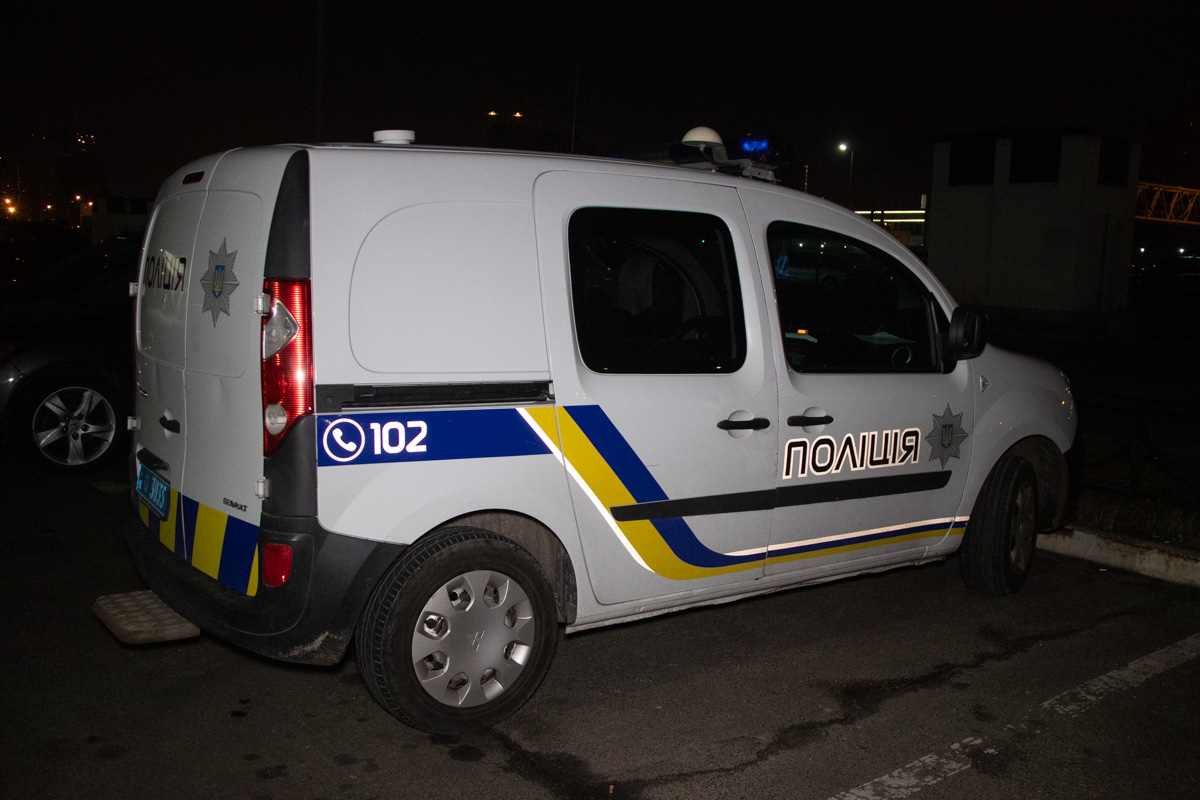 В Киеве девушка погибла в результате падения с 11 этажа дома В Киеве девушка погибла в результате падения с 11 этажа дома