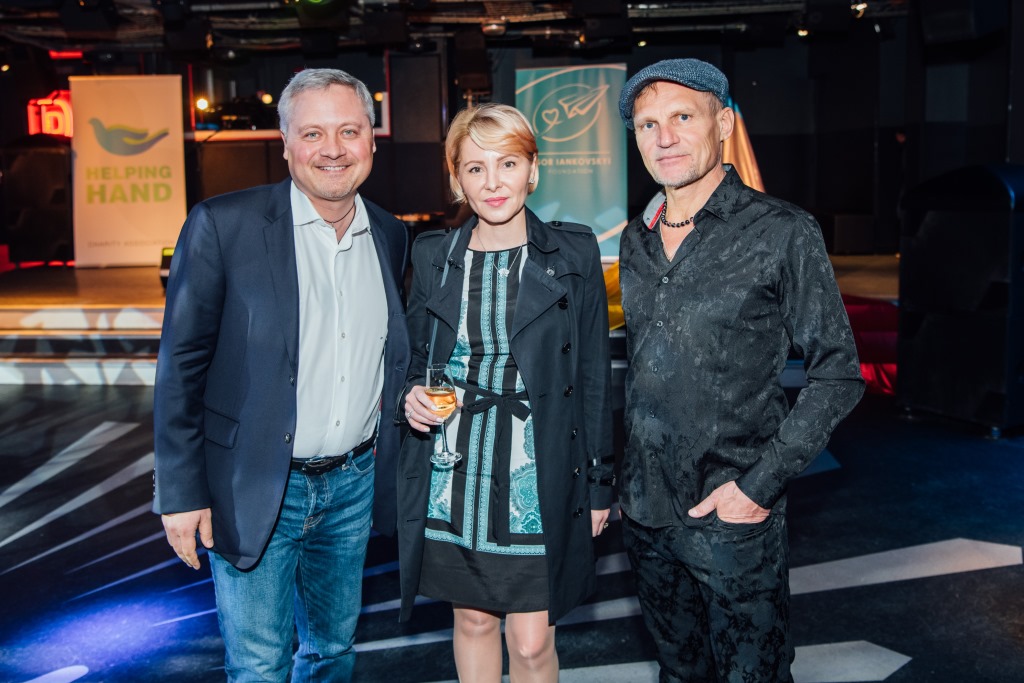 Игорь Янковский с супругой Светланой Сухиной и Олегом Скрипкой