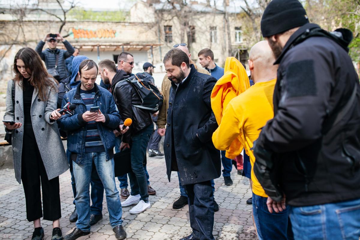 В Одессе Мустафу Найема облили нечистотами