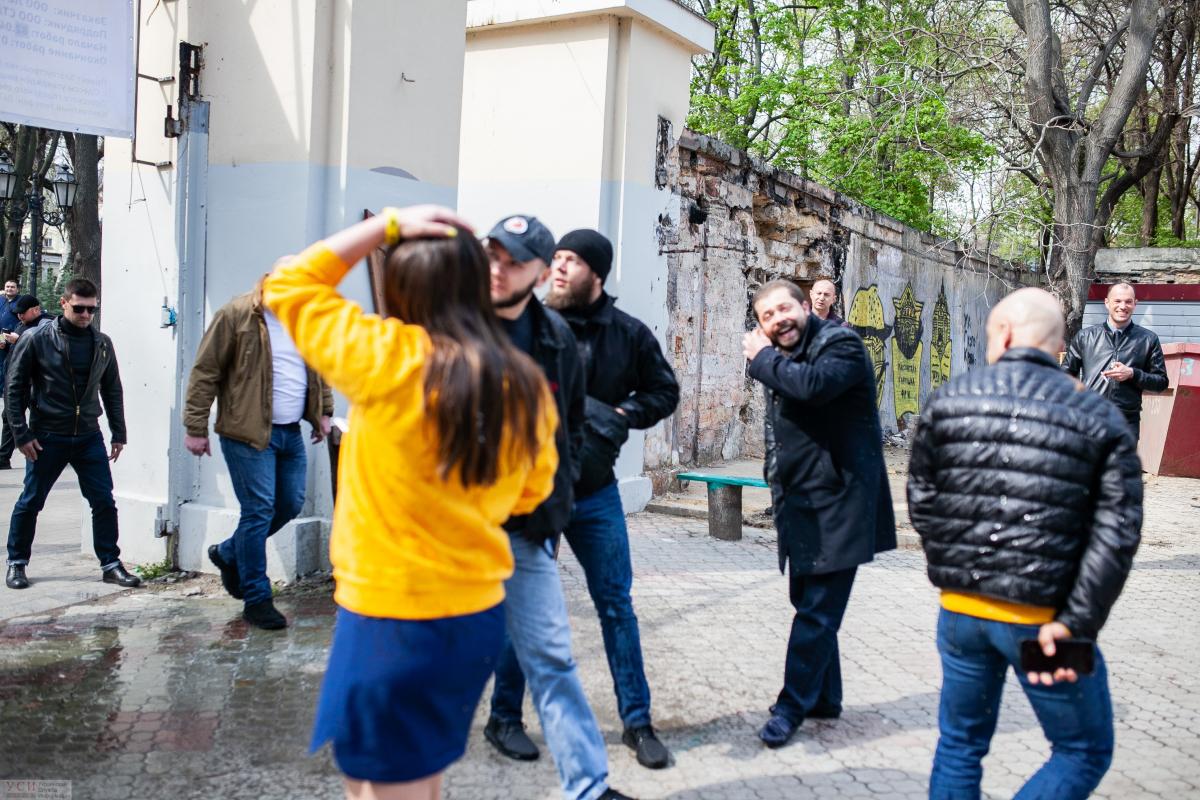 В Одессе Мустафу Найема облили нечистотами