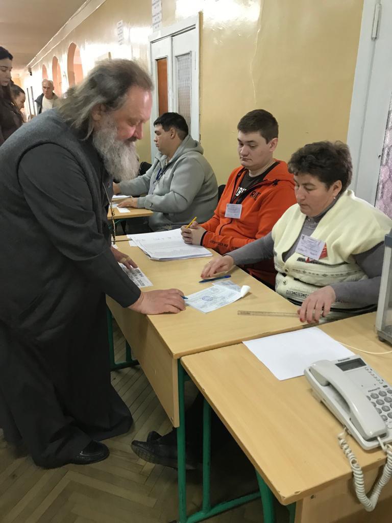 Глава Киево-Печерской лавры, митрополит Павел на выборах 2019