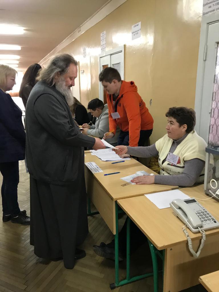 Глава Киево-Печерской лавры, митрополит Павел на выборах 2019