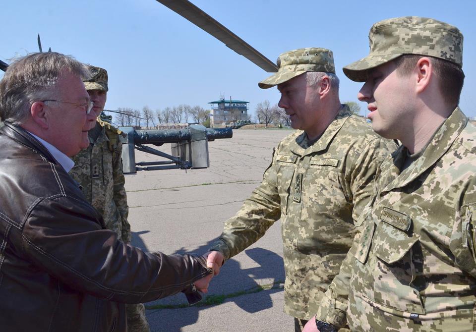 Министр обороны Дании приехал на Донбасс