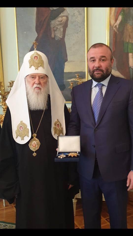 Филарет наградил Нарика