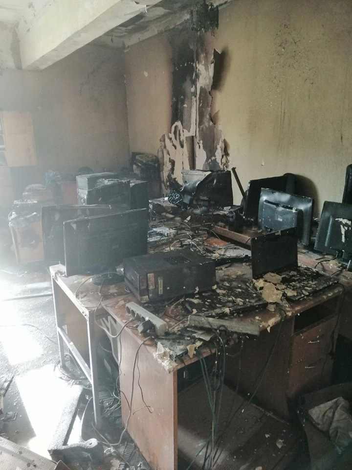 В Киеве случился пожар в Минобразования Украины В Киеве случился пожар в Минобразования Украины