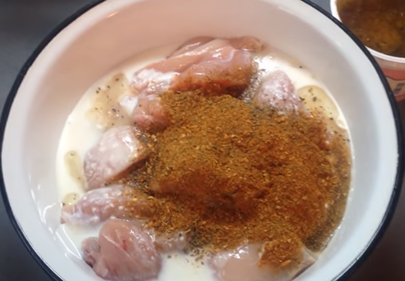 Приготовление маринада для куриного филе (маринад для курицы) Приготовление маринада для куриного филе (маринад для курицы)