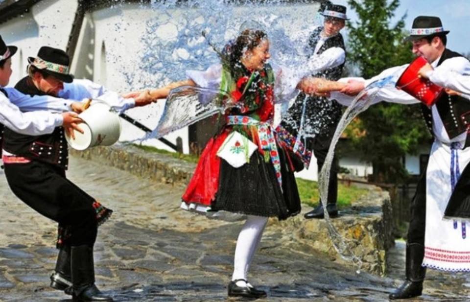 Поливаний понеділок в Черновицкой области