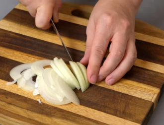Собраны рецепты мясных, рыбных, овощных и быстрых салатов на Пасху 2019