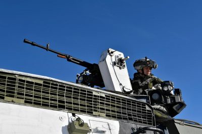 Солдат НАТО / Reuters