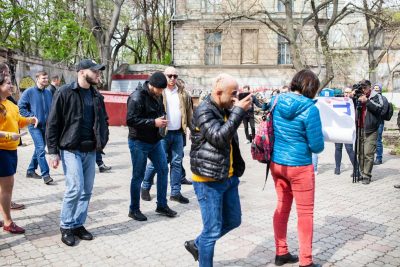 В Одессе в нардепа Найема метнули фаллоимитатор и облили нечистотами