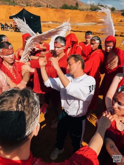 "Любовь уставших лебедей": Алан Бадоев открывает Украину азиатскому шоу-бизнесу