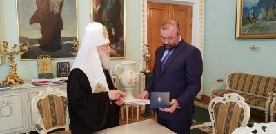 Филарет наградил Нарика орденом Архистратига Михаила