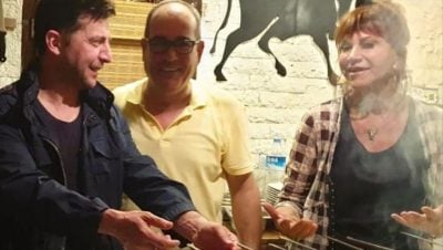"Жарил мясо на гриле и шутил": Зеленского "подловили" на отдыхе в Турции