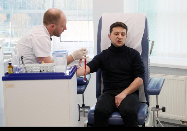 Зеленский объяснил выбор места для сдачи анализов