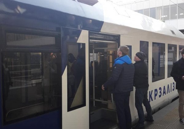 "Едем стоя": Бориспольский экспресс сломался дважды за утро