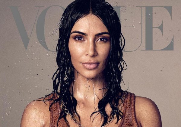 Мокрая Ким Кардашьян покрасовалась на обложке Vogue